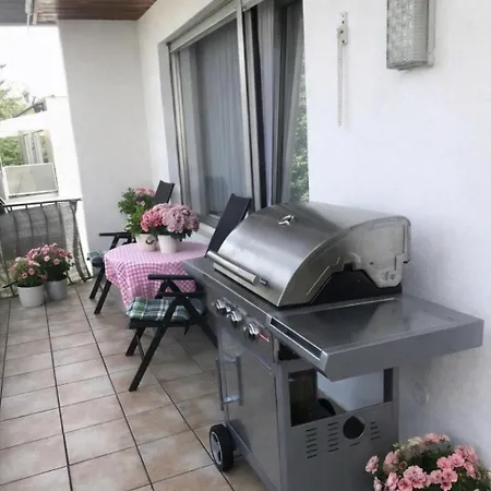 Mit Balkon Am Rhein *